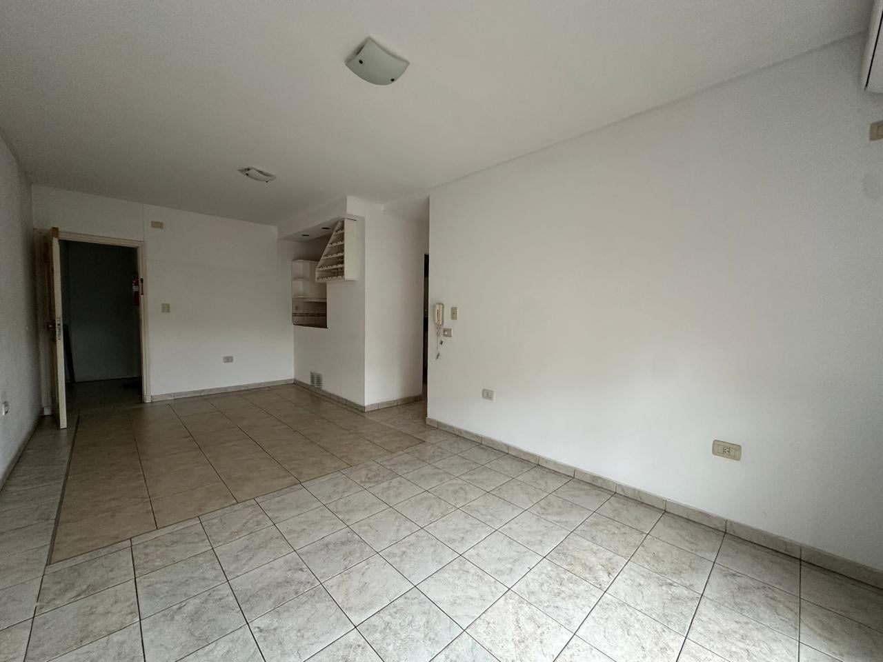Departamento 2 dormitorio + cochera. 72 120 y 121 La plata