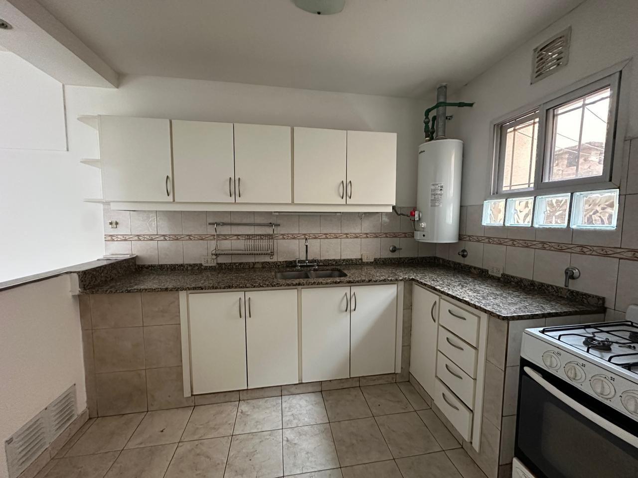Foto de Departamento 2 dormitorio + cochera. 72 120 y 121 La plata, imagen 5