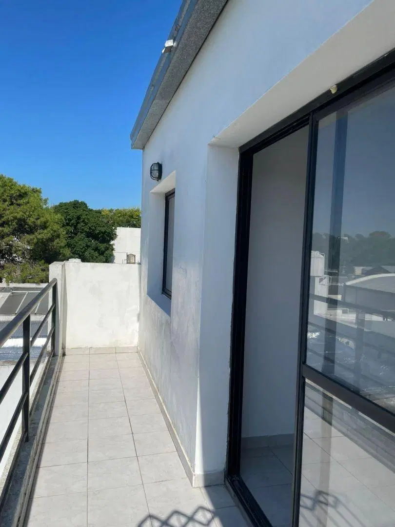 Departamento en alquiler. Ubicado en 118 67 y 68 2