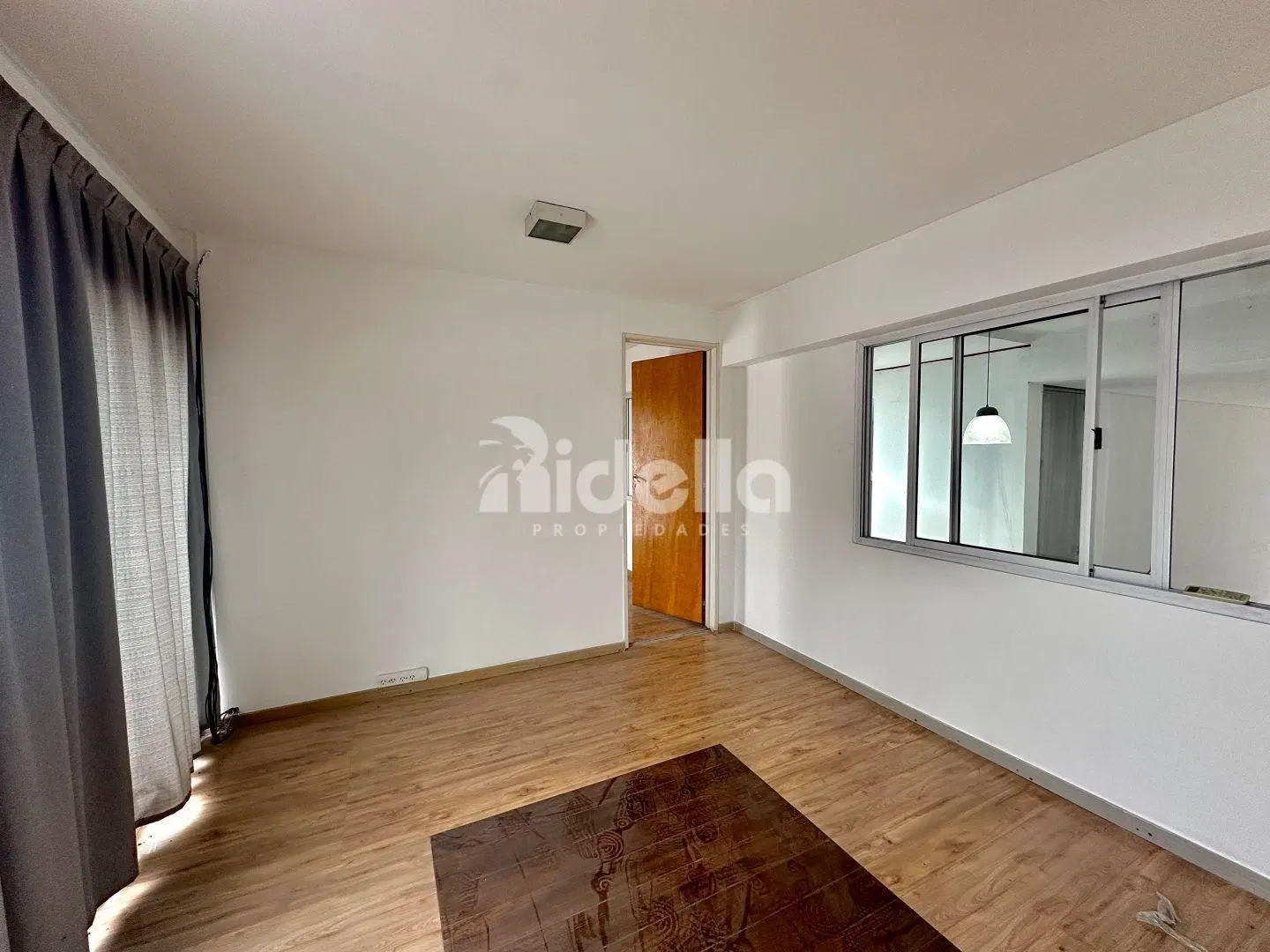 Bloque mixto | Renta neta estimada 7,5% | USD 2.050 mensuales proyectados 2