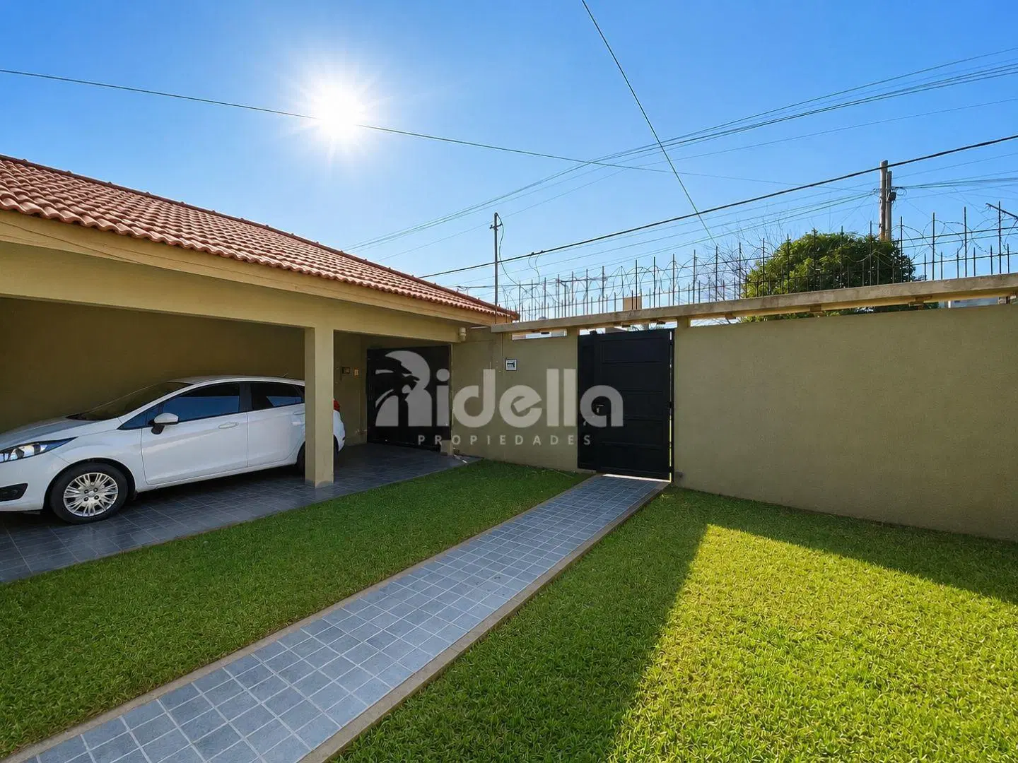 Casa 3 dorm. con suite, galería y gran jardín con pileta Apta Banco/Berisso 3