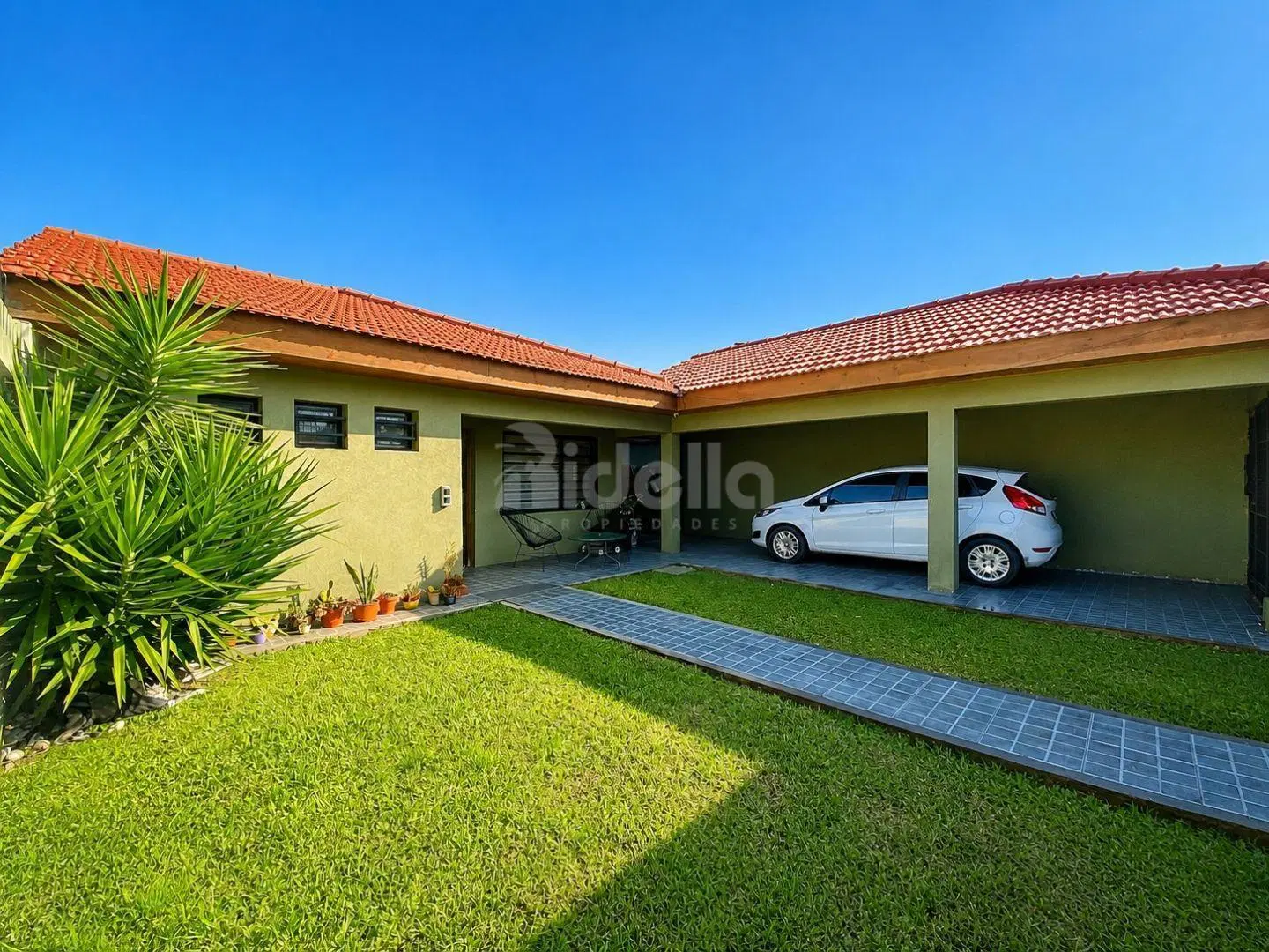 Casa 3 dorm. con suite, galería y gran jardín con pileta Apta Banco/Berisso 8
