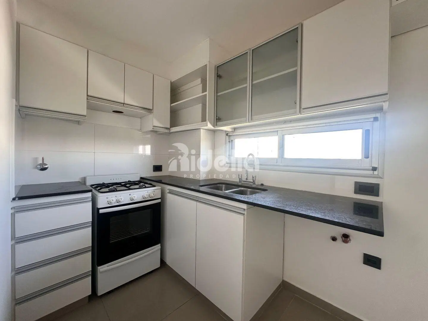 ULTIMA UNIDAD - VENTA SEMIPISO DE CATEGORIA UN DORMITORIO - LA PLATA 3