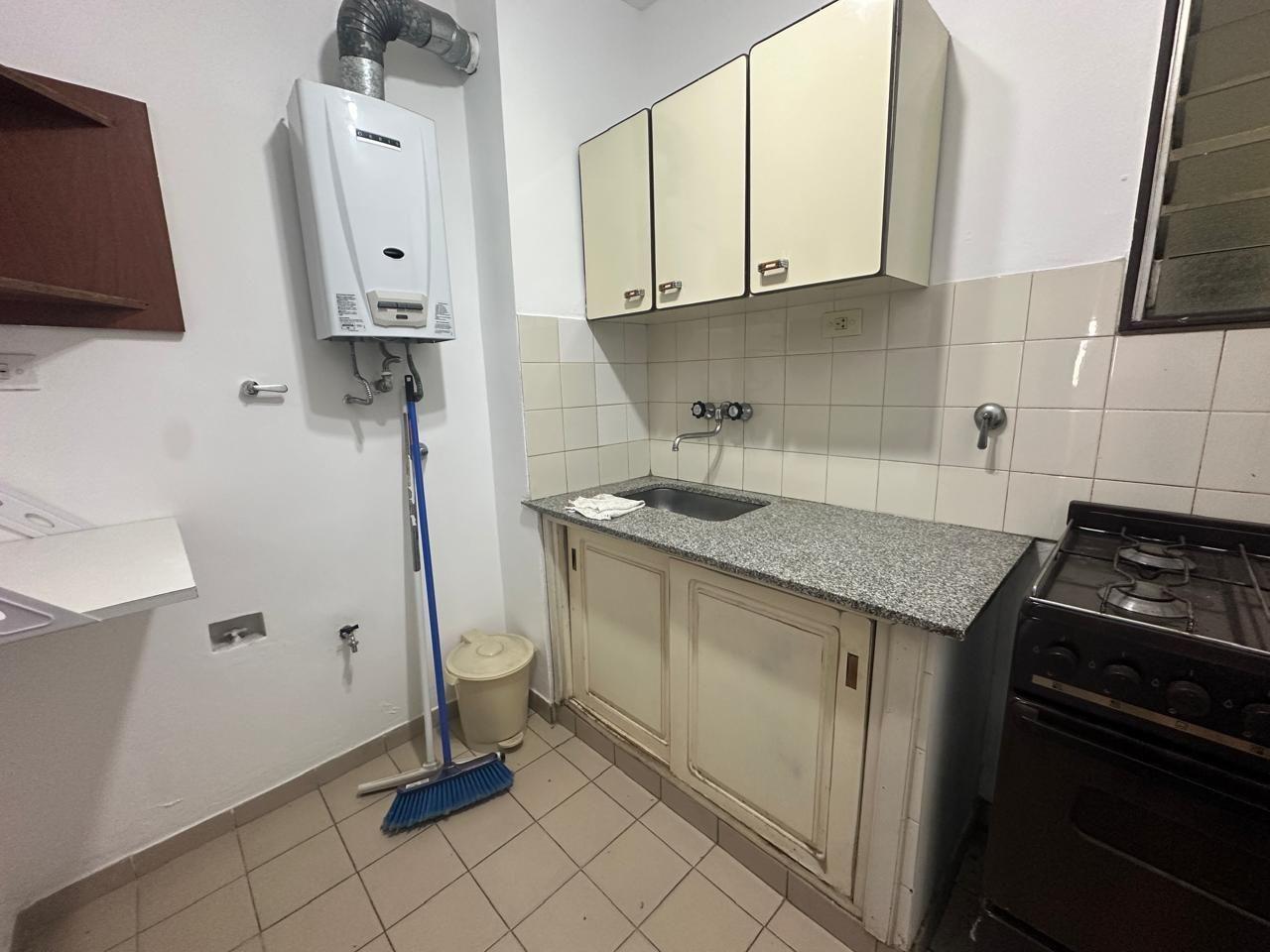 Foto de Departamento en alquiler. Ubicado en 56 n582 entre 6 y 7., imagen 2
