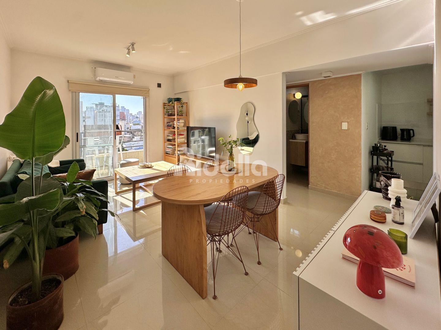 Foto de **Venta Departamento 1 Dormitorio con Cochera y Balcón Av. 19, La, imagen 2