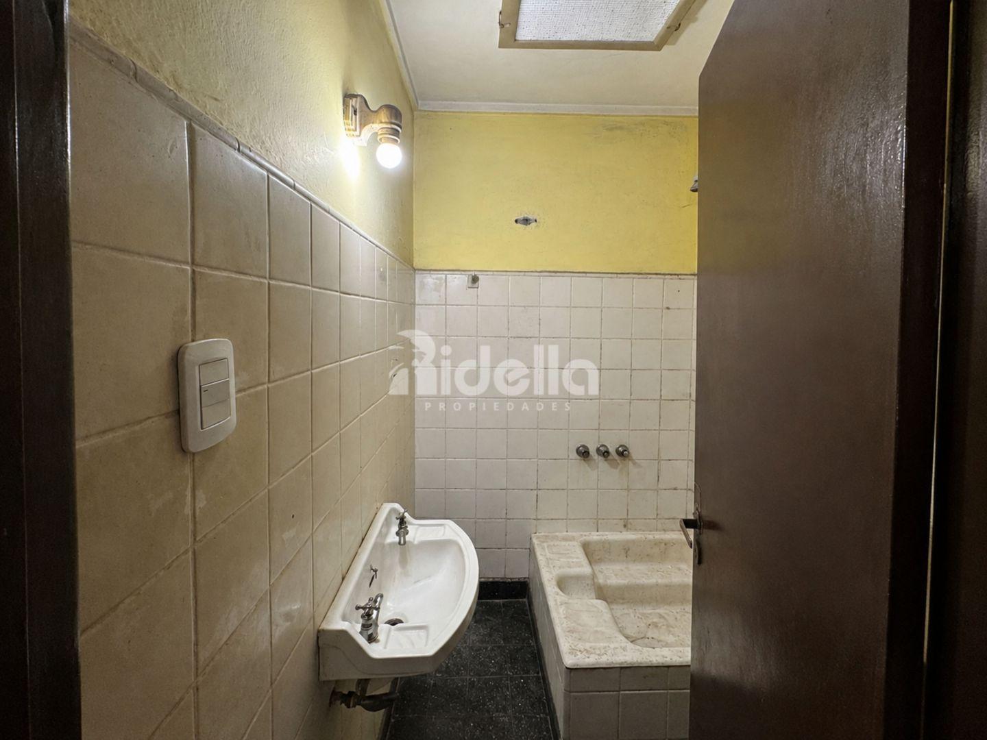 Foto de Venta PH 2 Dormitorios con Patio, Sin Expensas Ideal Inversión, La, imagen 2