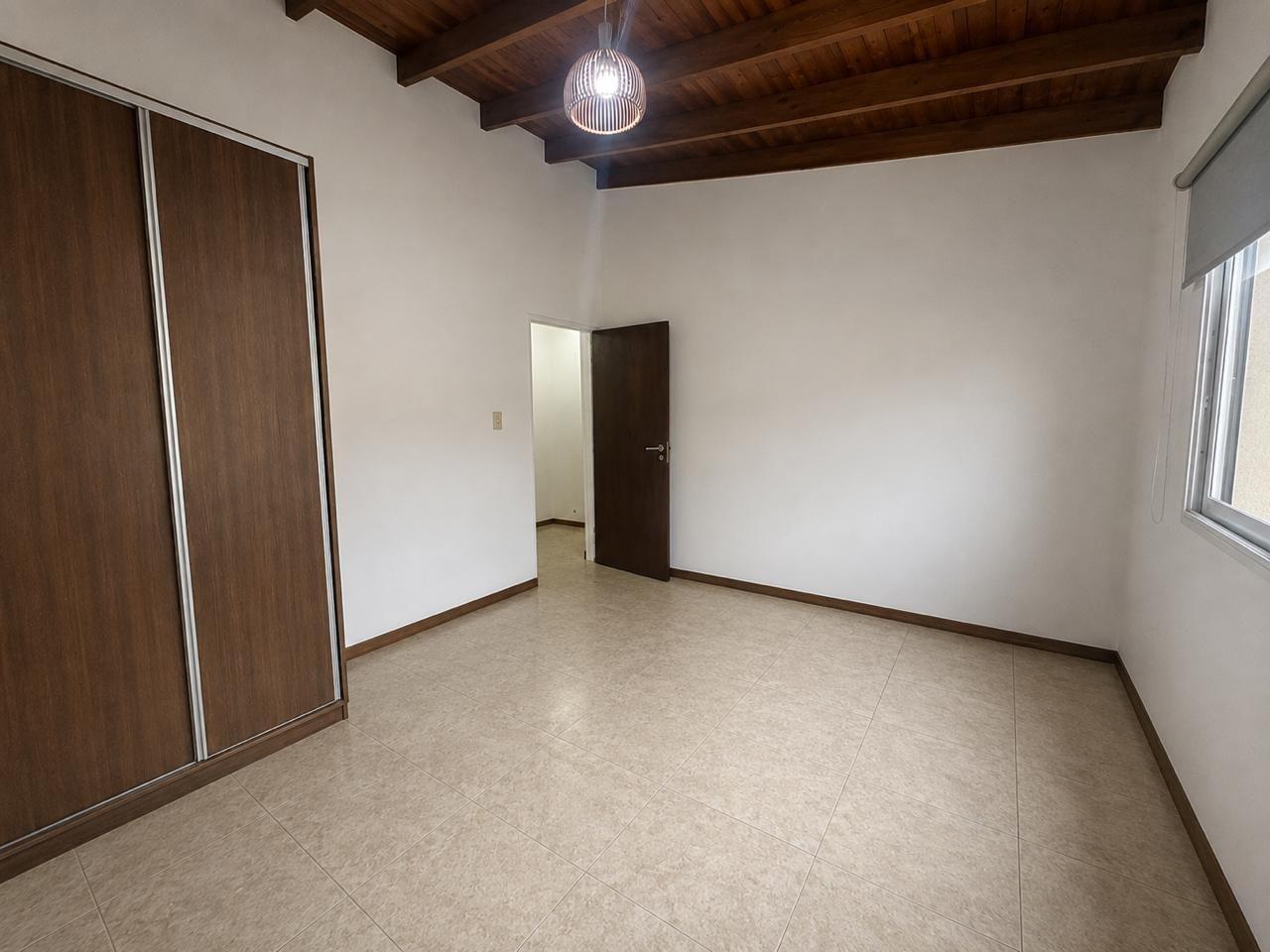 Foto de Ph en alquiler. Ubicado en 68 133 y 134 los hornos., imagen 4