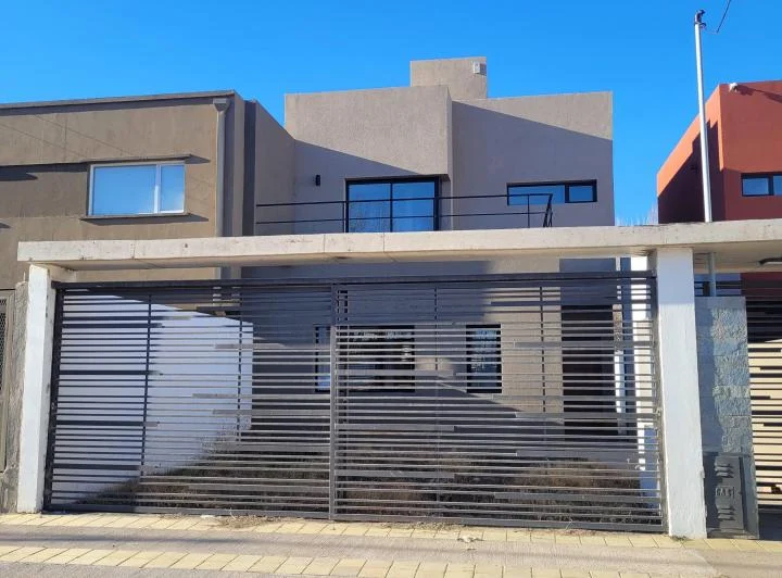 Inmoiliaria alquila casa 3 dormitorios Ayres de Limay Neuquén 4