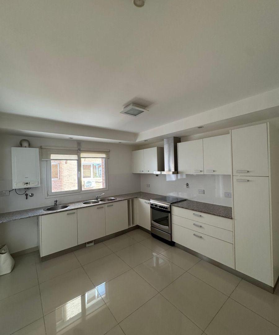 Foto de Inmobiliaria vende semipiso de 2 dormitorios con cochera y baulera, imagen 5