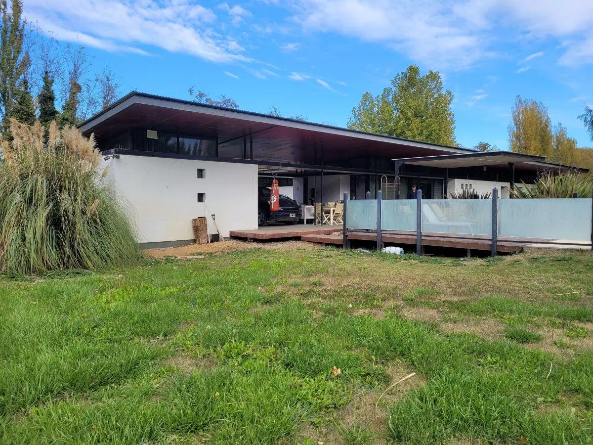 Inmobiliaira alquila casa quinta AMOBLADA Y EQUIPADA con piscina y seguridad Cipolletti 5