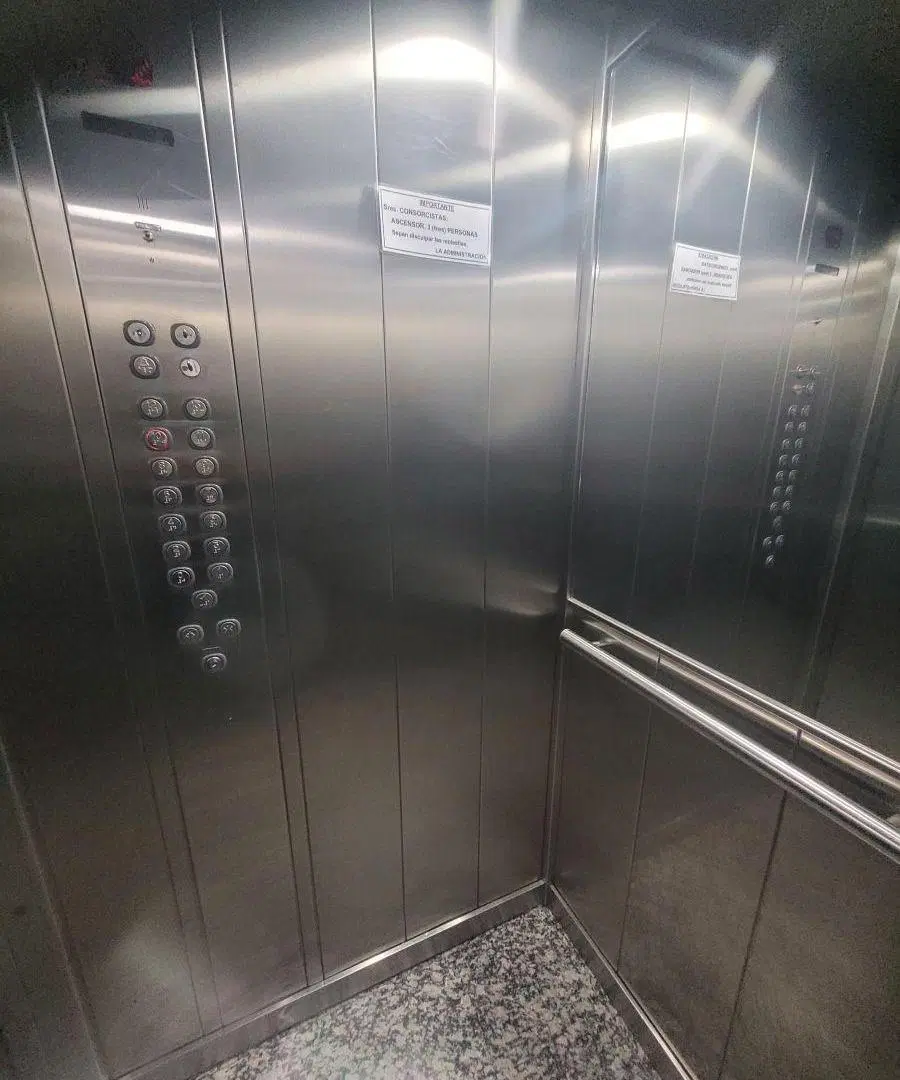 Inmobiliaria vende semipiso centrico, 3 dormitorios con balcón y cochera 8