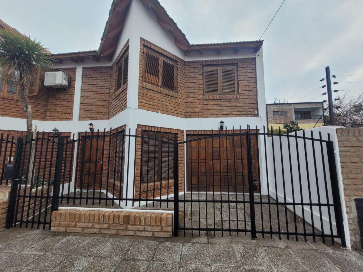 Inmobiliaira alquila duplex 3 dorm Santa Genoveva