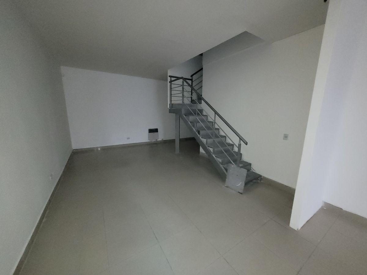 Foto de INMOBILIARIA ALQUILA LOCAL 108 M2 EN 2 PLANTAS CENTRO SUR, imagen 3