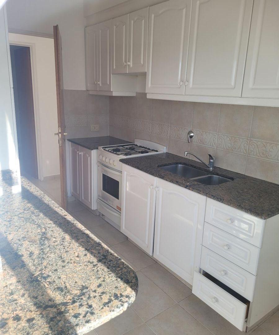 Foto de Venta departamento 2 dormitorios con cochera centro Nqn APTO CREDITO, imagen 5