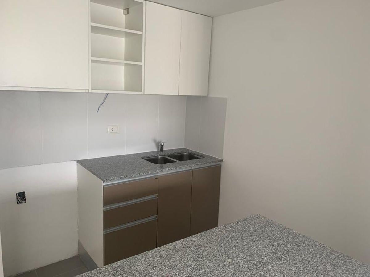 Foto de Inmobiliaria alquila departamento 1 dormitorio con cochera Neuquén, imagen 5