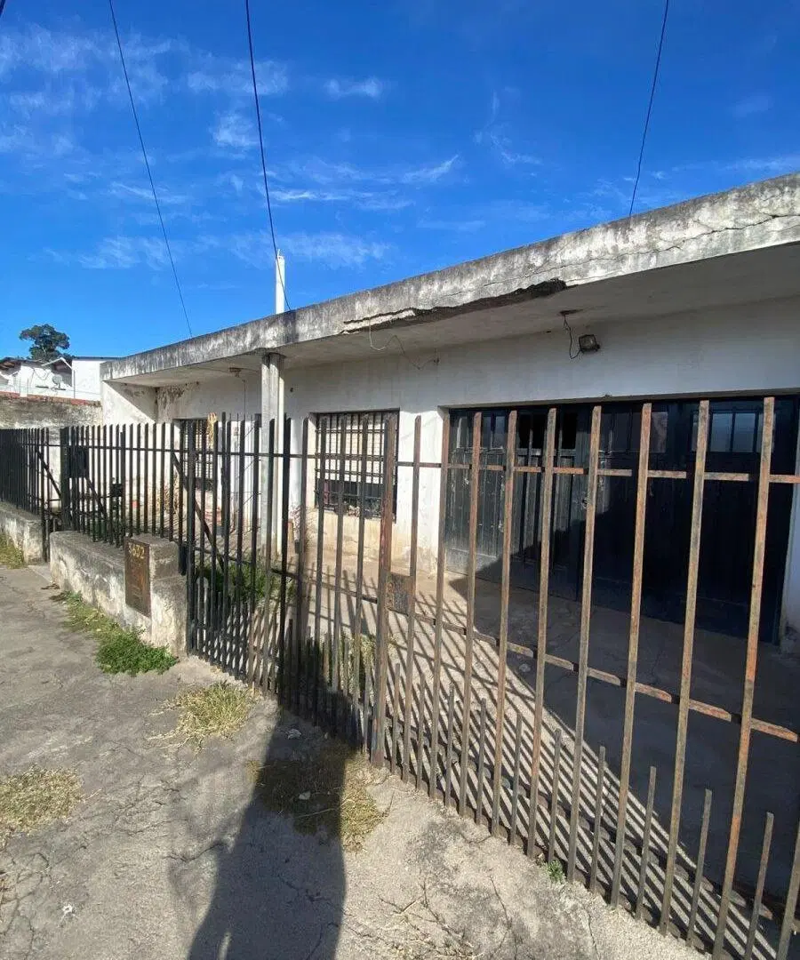 CASA EN VENTA - MULLER 3