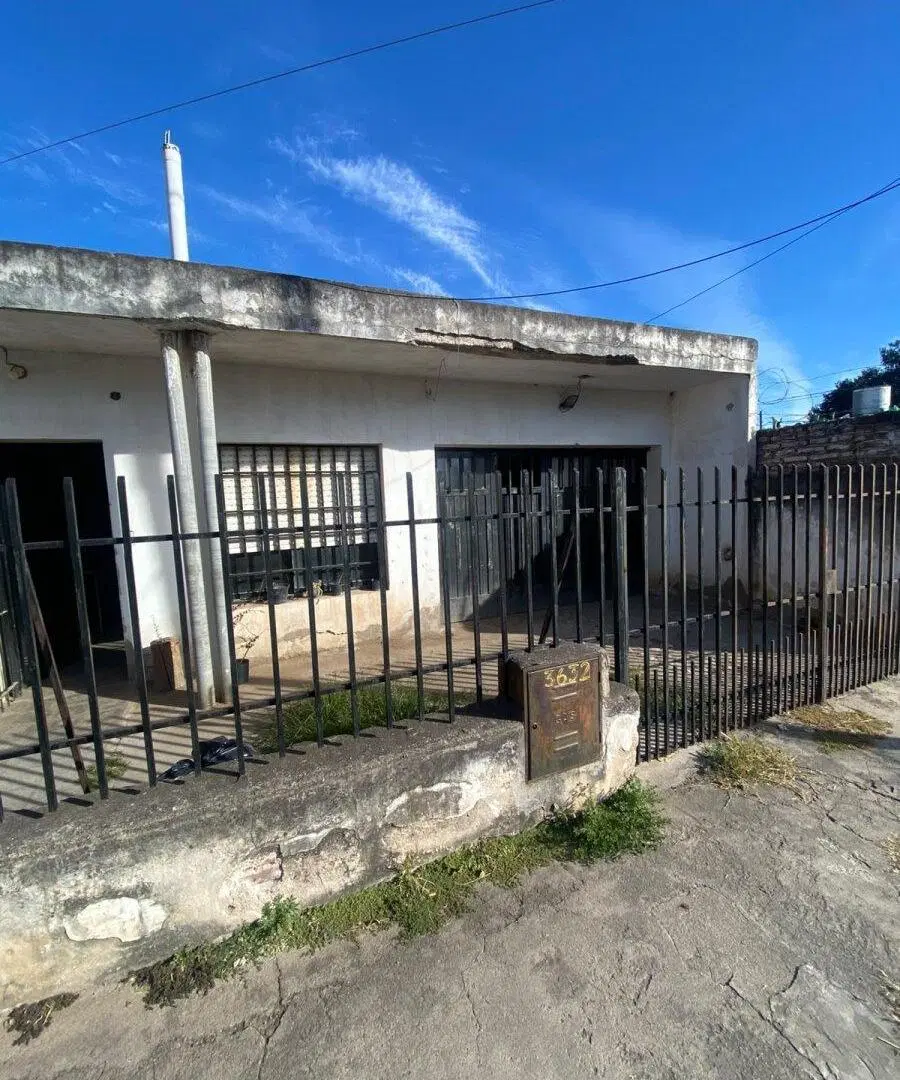 CASA EN VENTA - MULLER 4