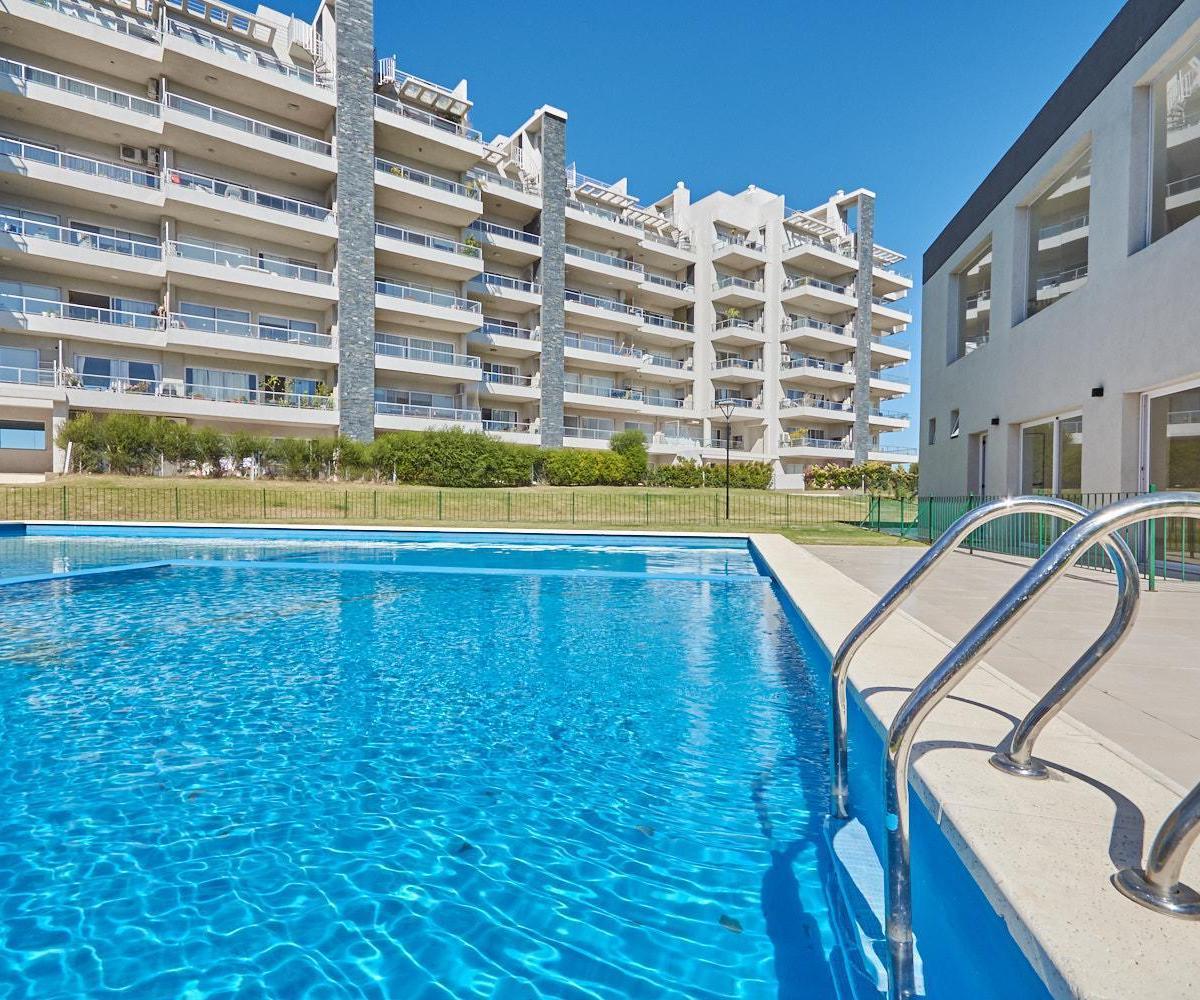 Departamento 2 amb con Balcón y Terraza - en Barrio El Palmar, Nordelta