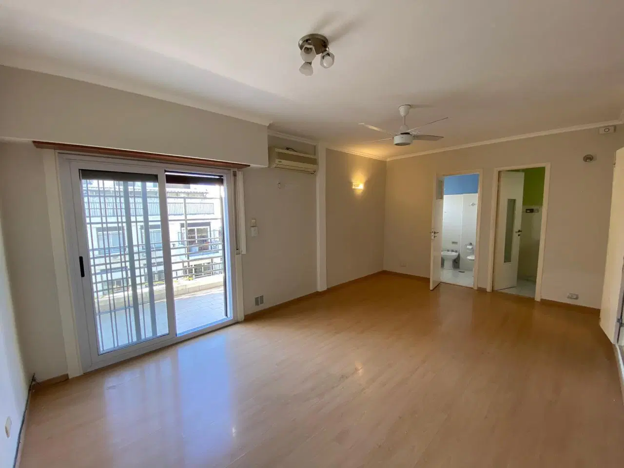 Departamento 1 ambiente " Muy Luminoso" con Balcon de 14 m2 - Peña al 2.200 2