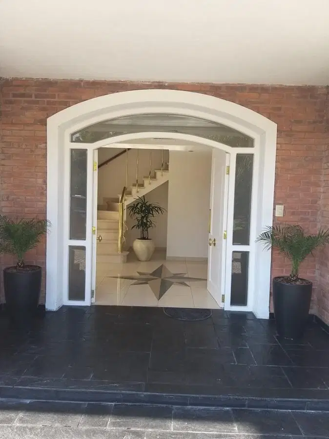 Excelente Casa 4 dorm   dep - en barrio Santa Barbara ! 5