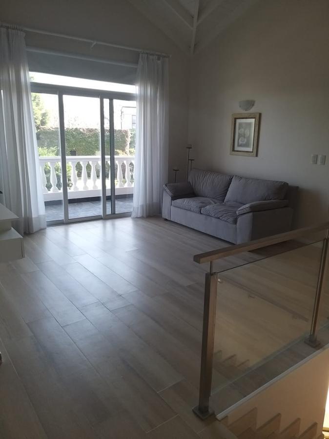 Foto de Excelente Casa 4 dorm dep - en barrio Santa Barbara !, imagen 4