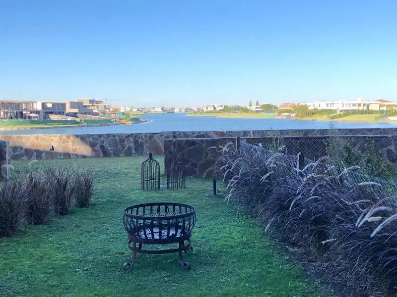 Depto 3 ambientes en venta PB con jardin, muelle y vista a la Laguna Central - NORDELTA 4