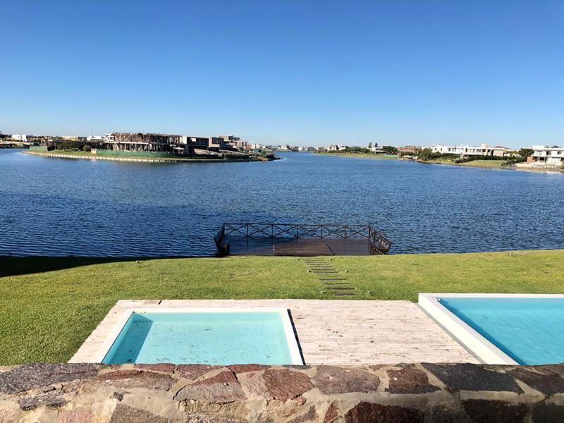 Foto de Depto 3 ambientes en venta PB con jardin, muelle y vista a la Laguna, imagen 1