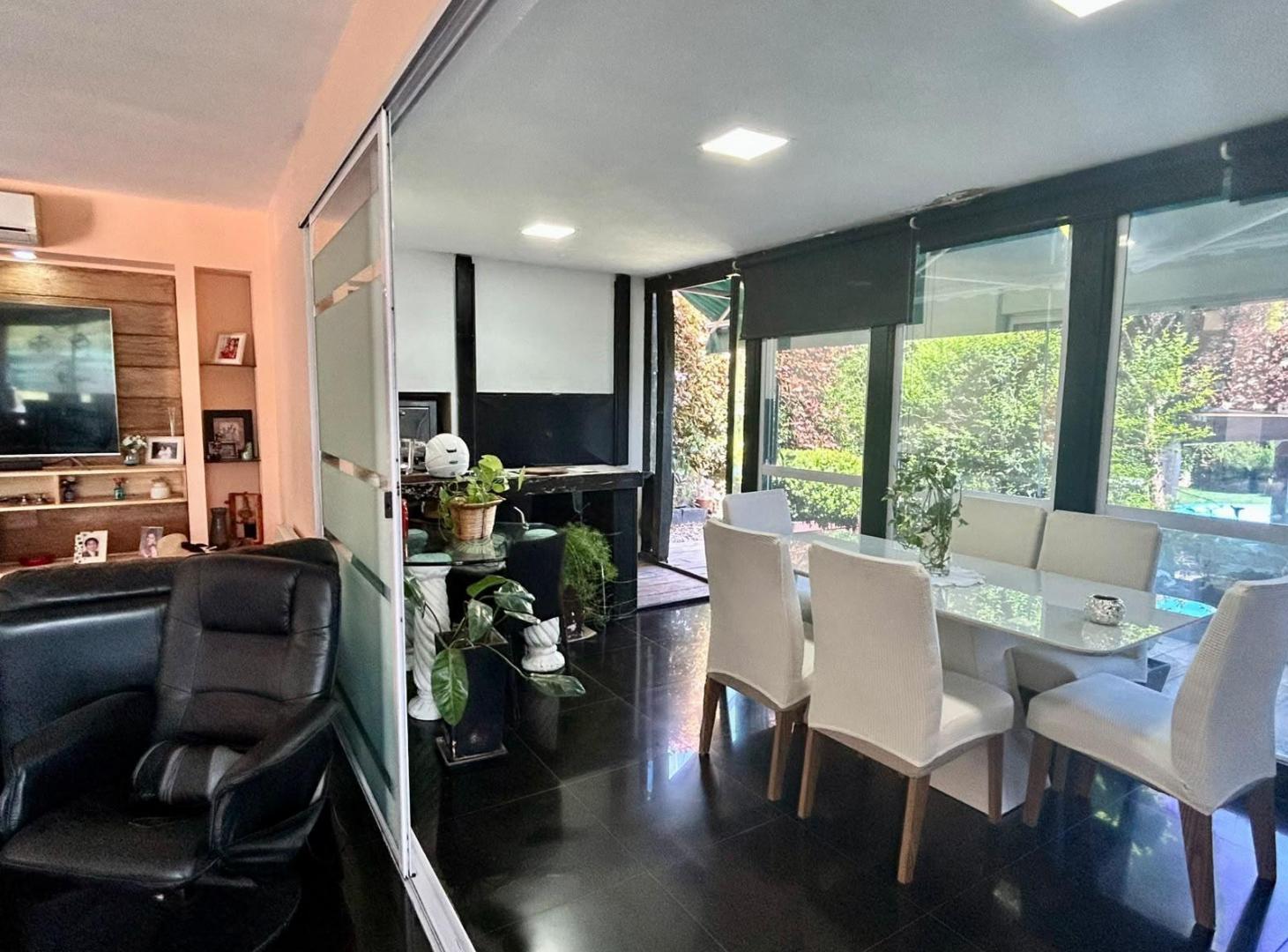 Foto de CASA DE 277 M² CON PILETA | 3 DORMITORIOS | 2 SUITES | DEPENDENCIA /, imagen 1