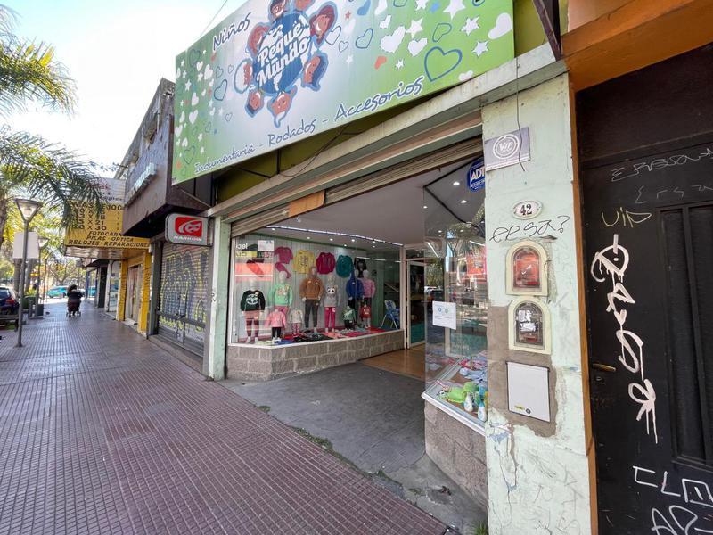 Venta Local Constitución 42 - 110 m² 2