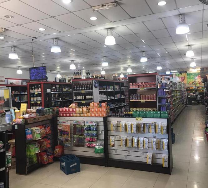 Foto de Inmueble comercial 500m2 cub 1080m2 lote, imagen 2
