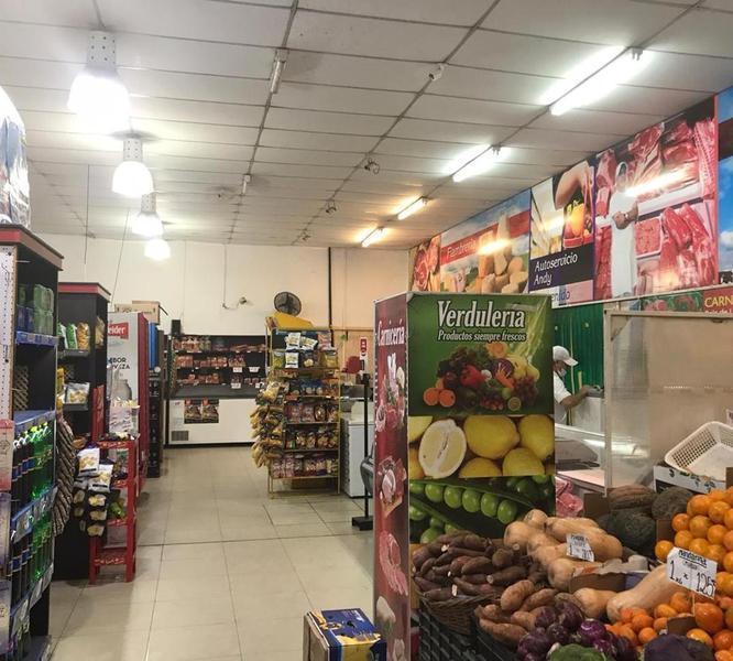Galpón Inmueble comercial 1080m2 - 500m2 cub. Depósito