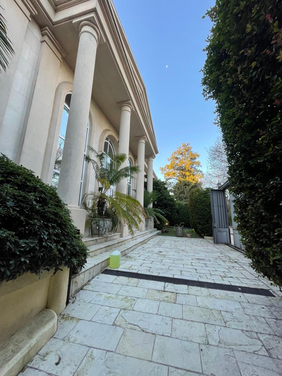 Espectacular Residencia / Casa en Venta Acassuso 1500 m² 3