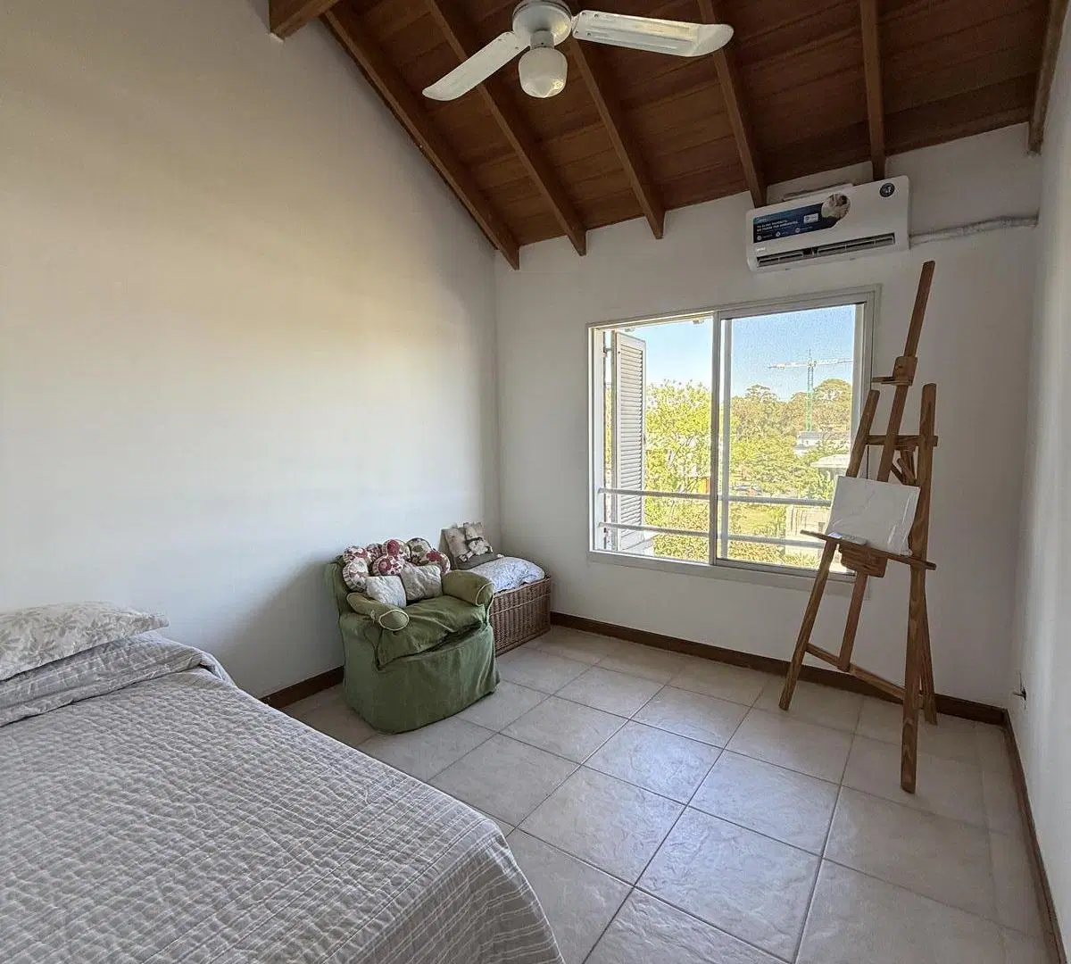 Departamento en Jardines De San Isidro, 3 ambientes, 2 cocheras. 1