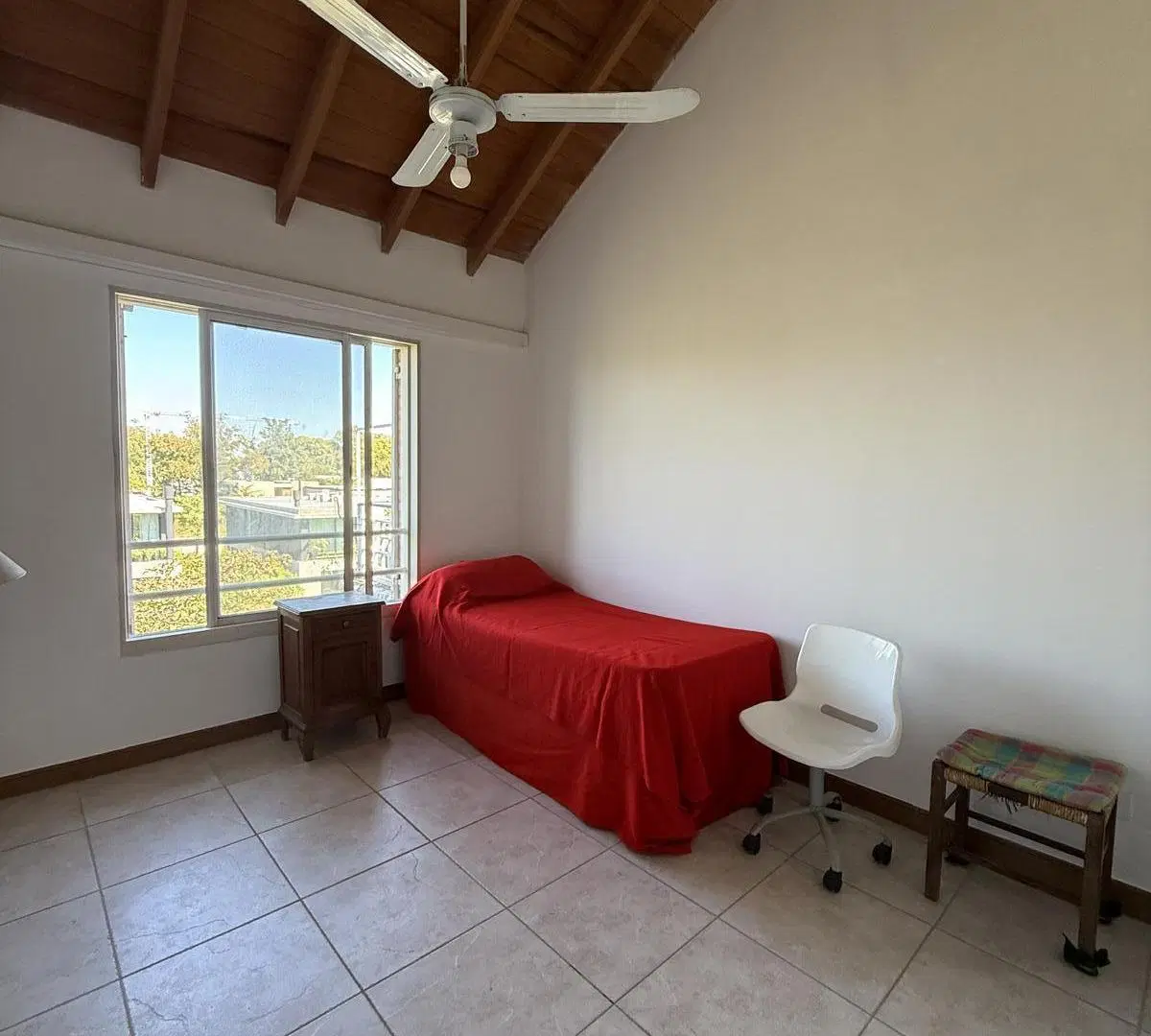 Departamento en Jardines De San Isidro, 3 ambientes, 2 cocheras. 2