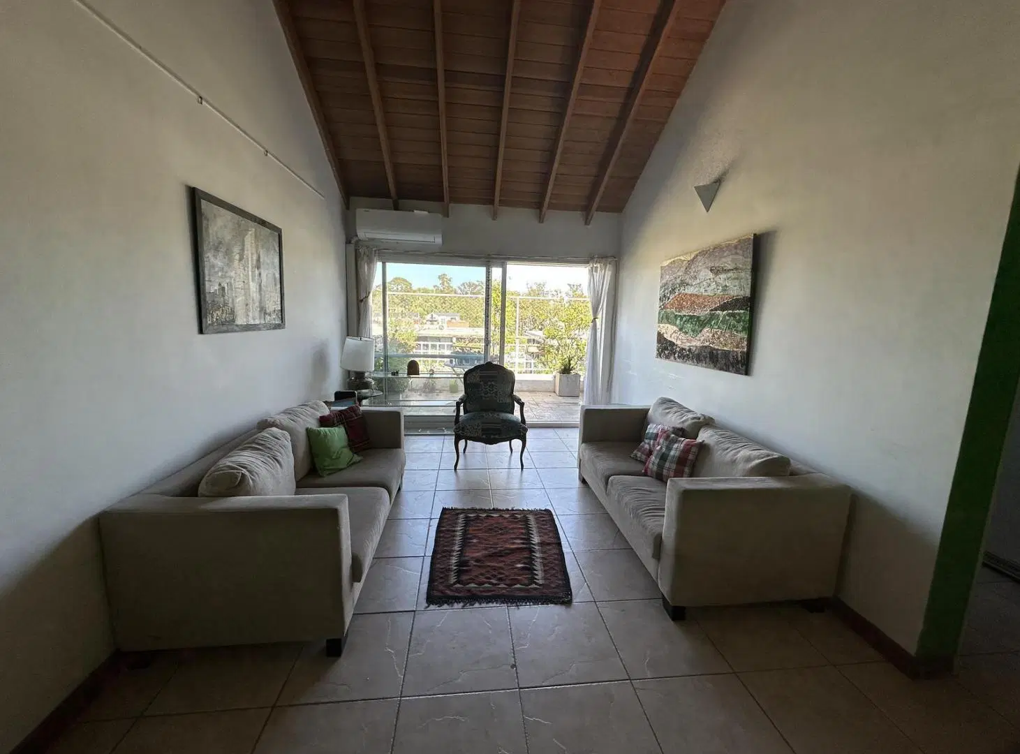 Departamento en Jardines De San Isidro, 3 ambientes, 2 cocheras. 5