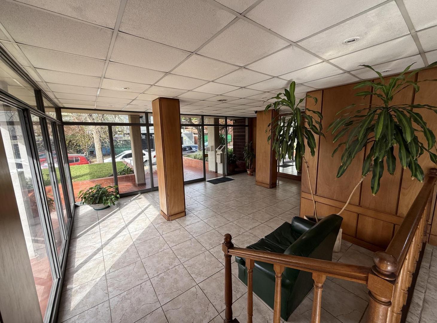 Foto de Muy lindo semipiso en venta en Beccar. 5 ambientes, cochera y baulera., imagen 2