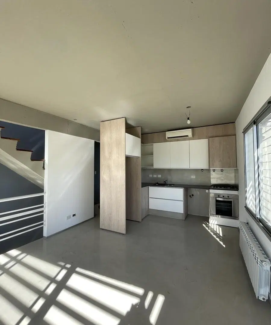 Excelente Tríplex en Venta. Olivos. 8