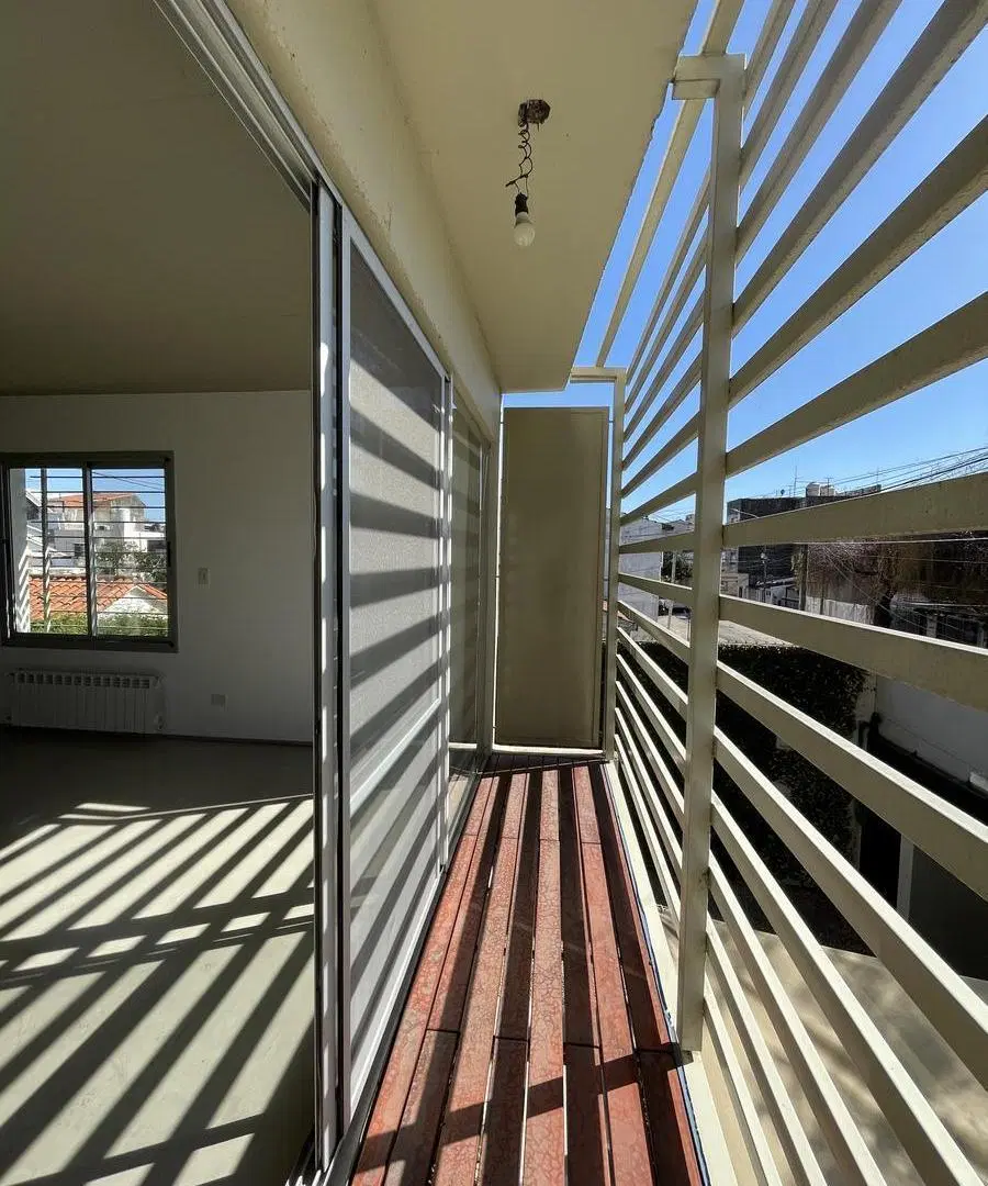 Excelente Tríplex en Venta. Olivos. 5