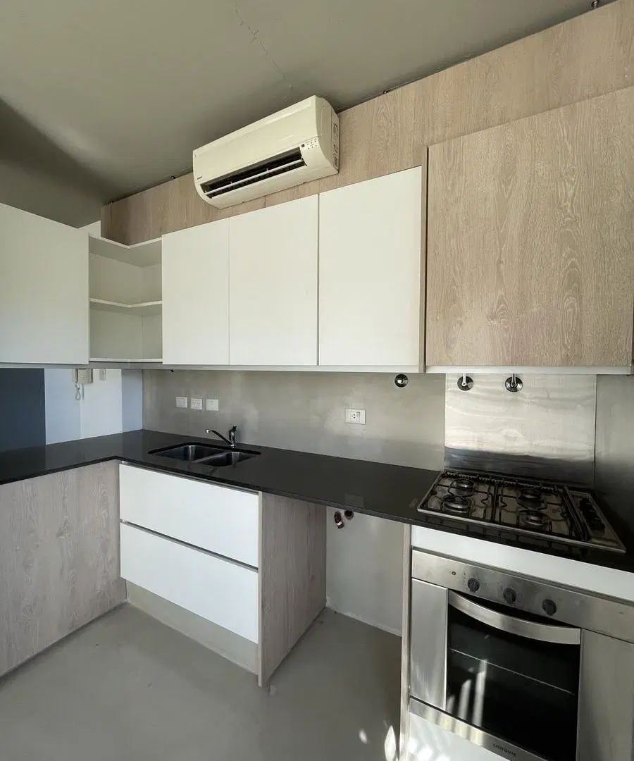 Excelente Tríplex en Venta. Olivos. 3