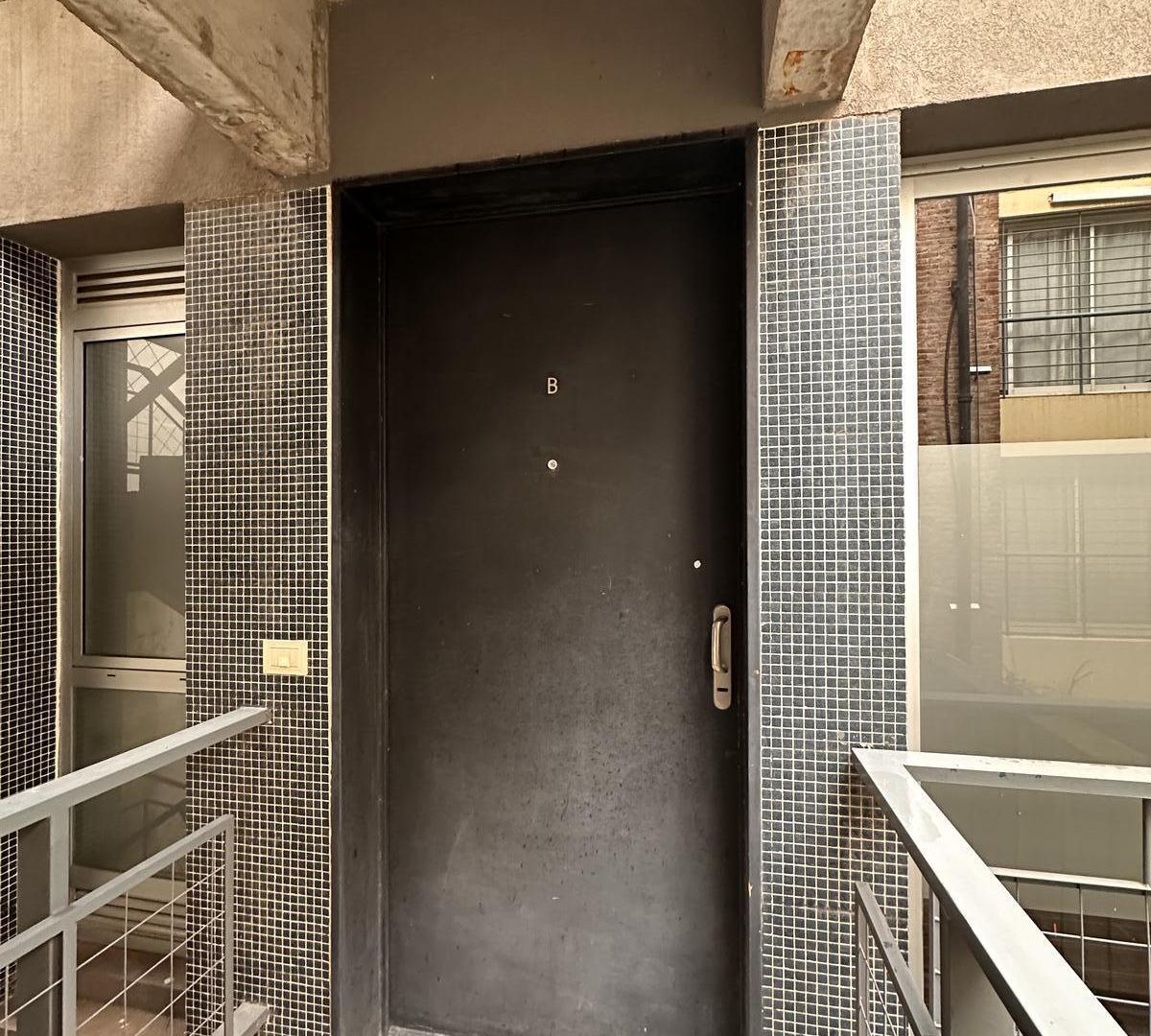 Foto de Departamento 2 ambientes con cochera en Venta. La Calabria. San Isidro, imagen 1
