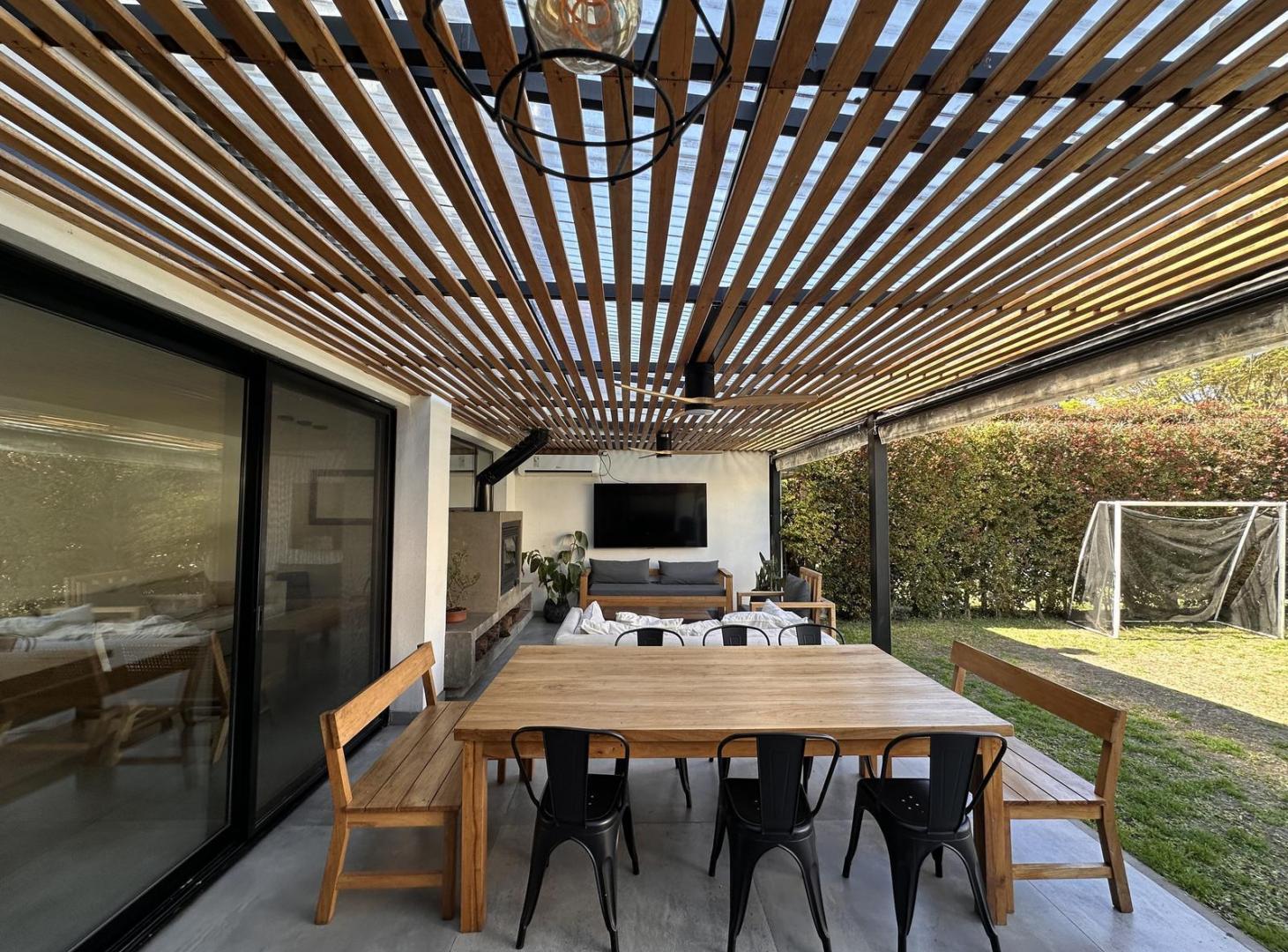 Foto de Casa EN VENTA Barrio cerrado LA MERCED, imagen 1