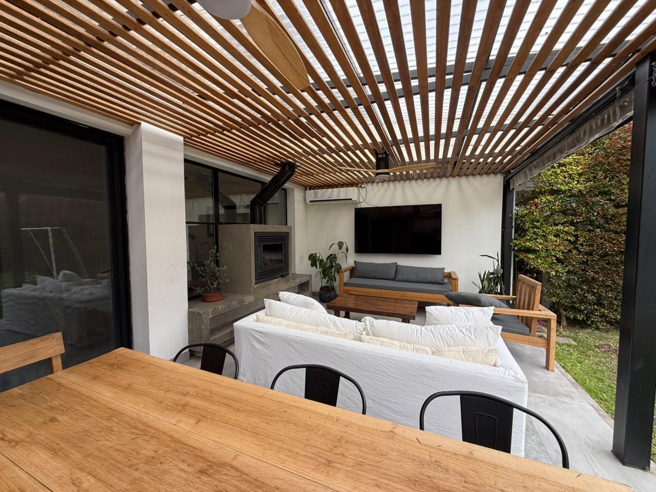 Foto de Casa EN VENTA Barrio cerrado LA MERCED, imagen 4
