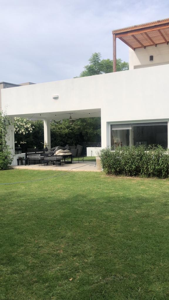Foto de Casa en alquiler de Verano. Barrio Santa Barbara., imagen 1