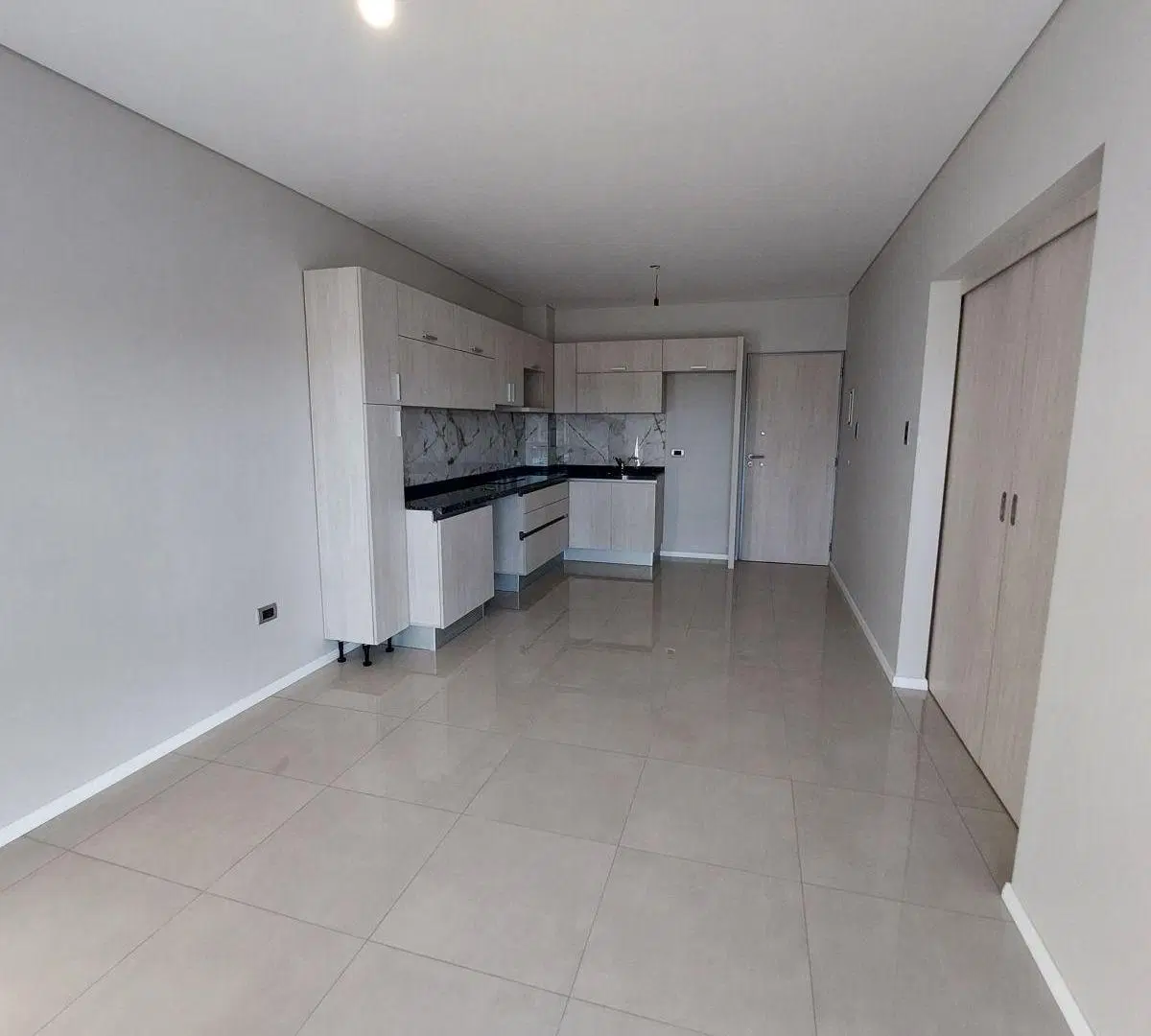 Santa Lucía, dpto. 1 dormitorio con cochera. 4