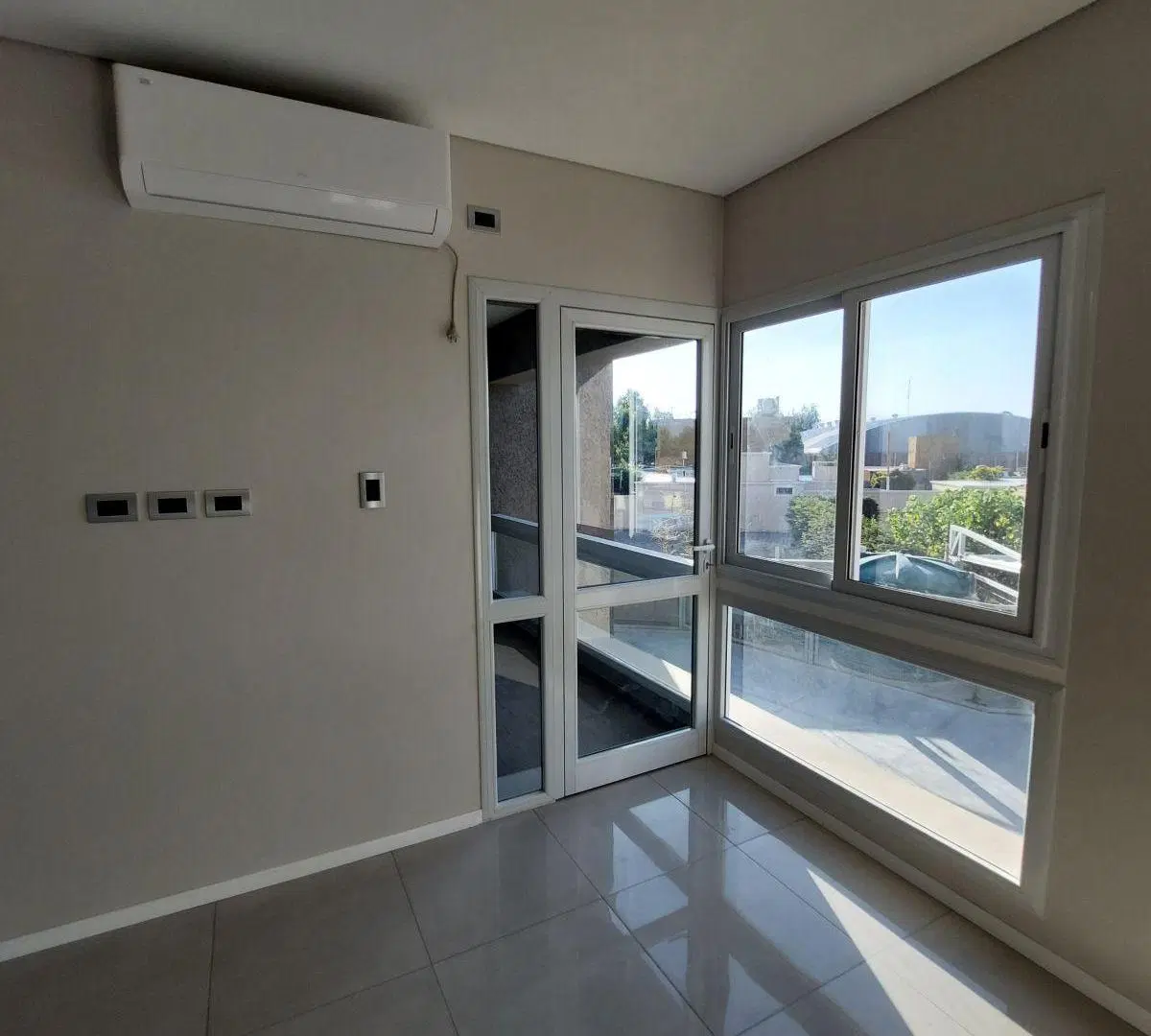 Santa Lucía, dpto. 1 dormitorio con cochera. 5