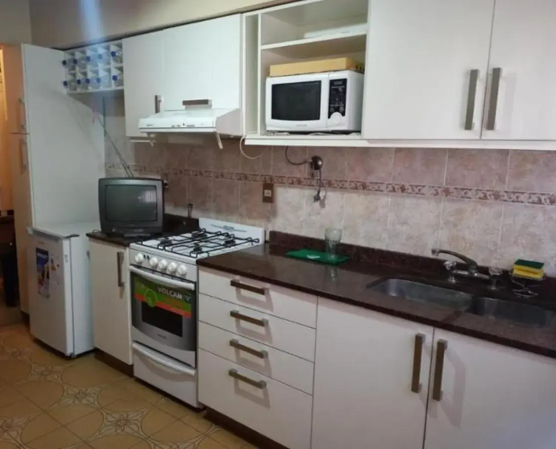Departamento 3 amb. al frente con balcón 4