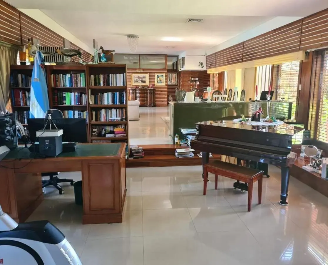 Villa Ballester. Casa 5 ambientes. Con piscina 3