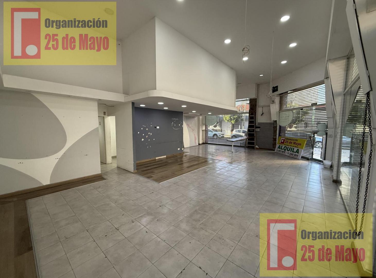 Foto de Importante local comercial en esquina, imagen 2