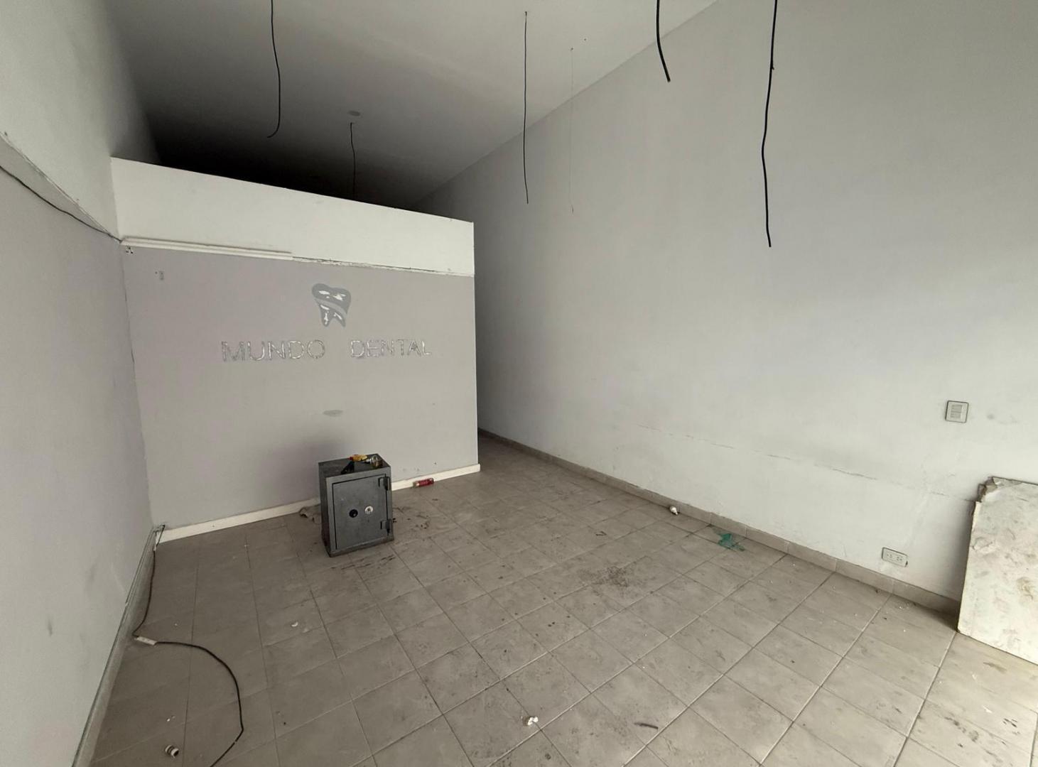 Foto de Local de 60m2 a metros de la peatonal Belgrano, imagen 5