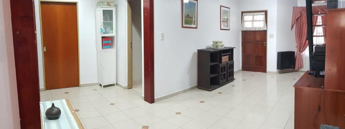 Venta de Hermosa Casa en Merlo - Parque San Martin. 3